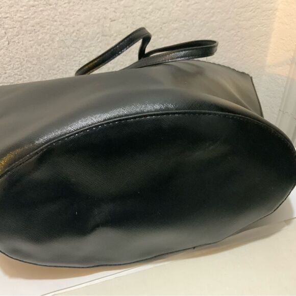 VS Bombshell black vegan leather bag - Picture 6 of 8